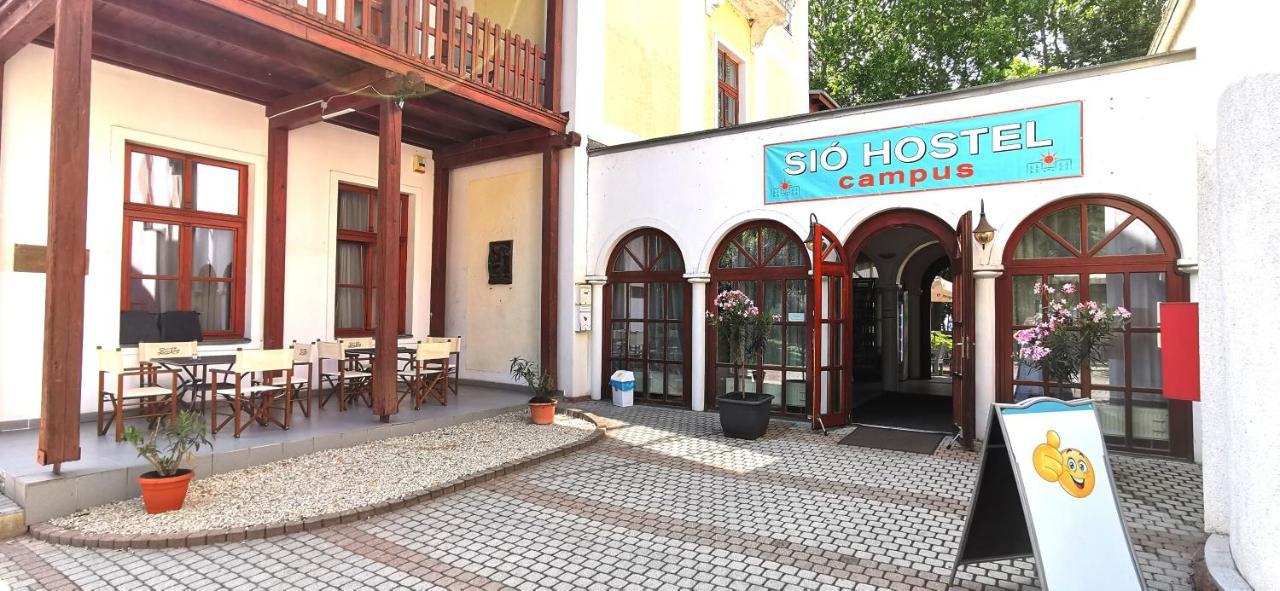 Sio Hostel Сиофок Екстериор снимка